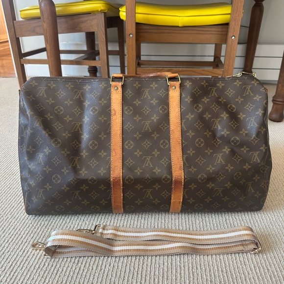 Authentic LV Keepall Bandoulière 55 - Picture 3 of 17